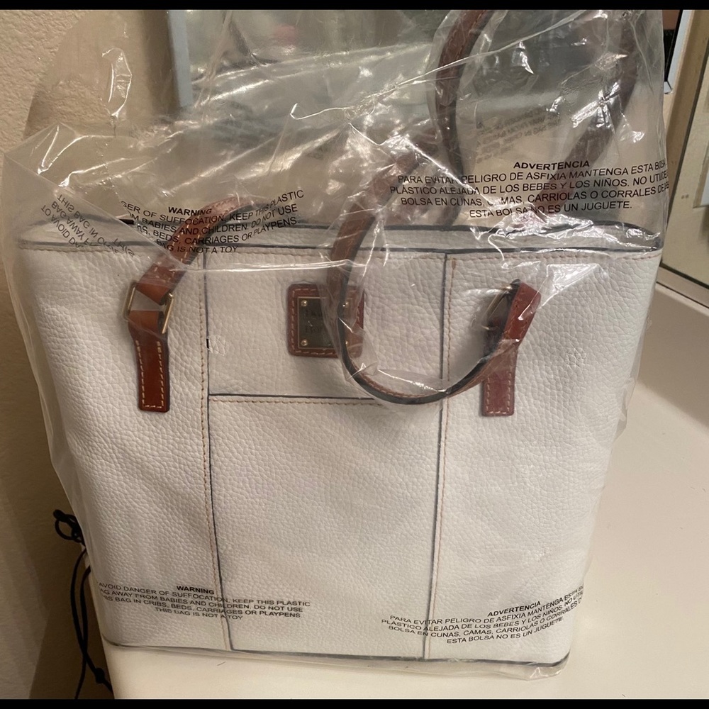 Dooney and Bourke tote style bag